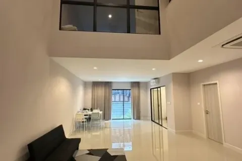 Reihenhaus in Suan Luang, Bangkok, Thailand 3 Schlafzimmer № 217023 - Foto 3