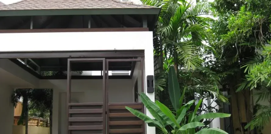 Casa de 3 dormitorios en Jomtien Beach, Pattaya, Tailandia № 213961