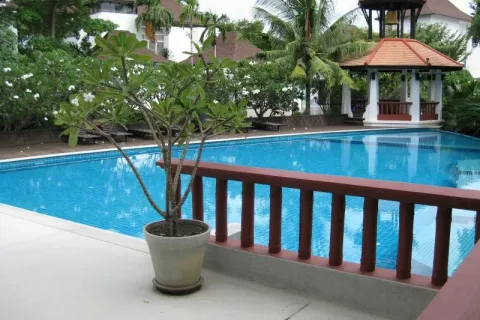 Casa de 3 dormitorios en Jomtien Beach, Pattaya, Tailandia № 213961 - foto 8