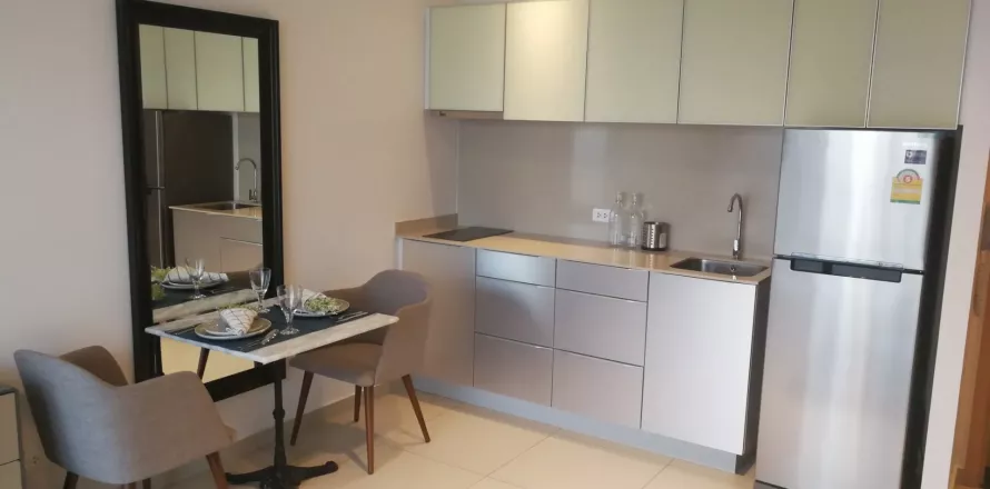 Studio dans le Condo à Khlong Toei, Bangkok, Thaïlande  № 137425