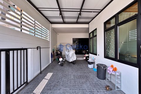 House in Pattaya, Thailand 3 bedrooms № 195920 - photo 2