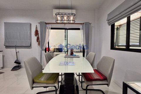 House in Pattaya, Thailand 3 bedrooms № 195920 - photo 10