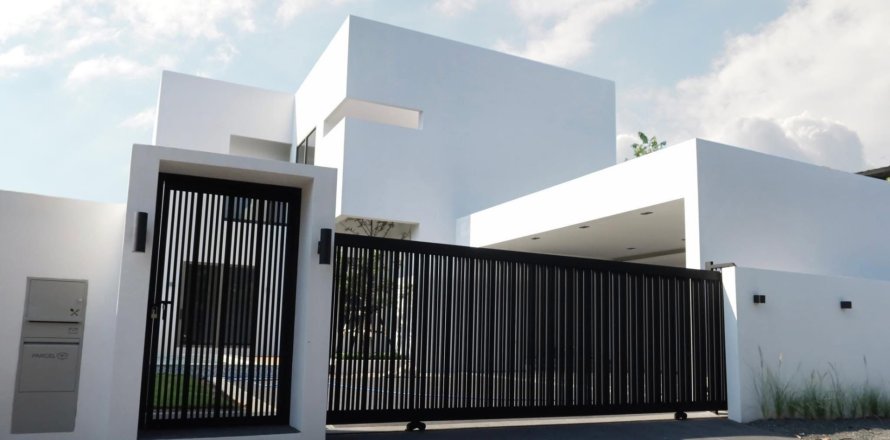 Villa in Chiang Mai, Thailand 5 bedrooms № 170927