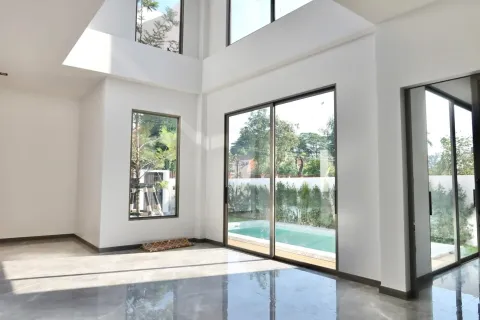 Villa in Chiang Mai, Thailand 5 bedrooms № 170927 - photo 5