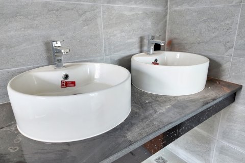 Villa in Chiang Mai, Thailand 5 bedrooms № 170927 - photo 19