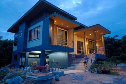 Maison à Klaeng, Thaïlande 4 chambres № 170931