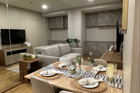 Кондоминиум с 2 спальнями в Клонг Тоэй, Бангкок, Таиланд № 137113 - фото 2