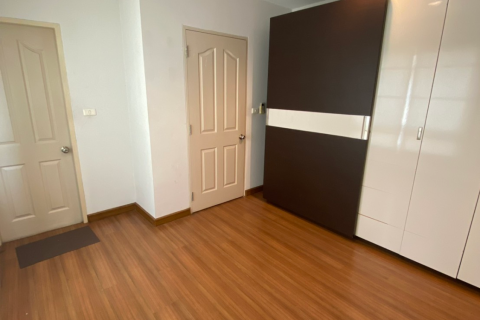 Townhouse in Lat Phrao, Bangkok, Thailand 3 bedrooms № 167434 - photo 11