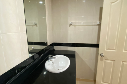 Townhouse in Lat Phrao, Bangkok, Thailand 3 bedrooms № 167434 - photo 18