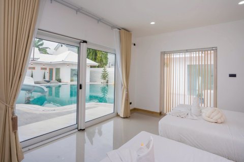 Villa in Pattaya, Thailand 4 bedrooms № 147480 - photo 10