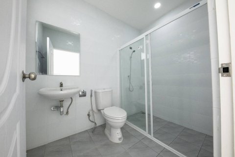 Таунхаус в Лат Пхрау, Бангкок, Таиланд с 4 спальнями  № 147478 - фото 10