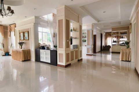 Villa à San Sai, Thaïlande 6 chambres № 147484 - photo 2