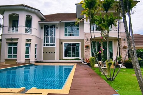 Villa à San Sai, Thaïlande 6 chambres № 147484 - photo 1