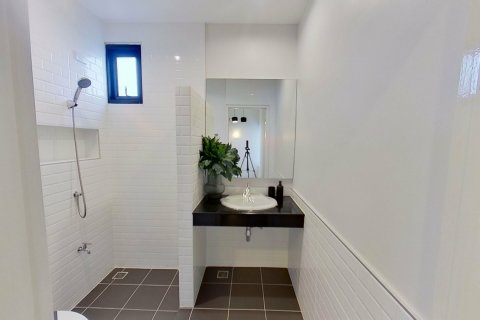 Townhouse in Saraphi, Thailand 3 bedrooms № 140220 - photo 5