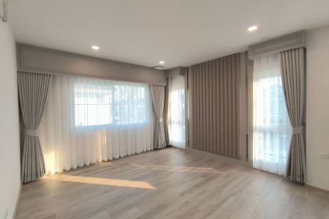 Maison à Bang Kaeo, Thaïlande 3 chambres № 140229 - photo 6