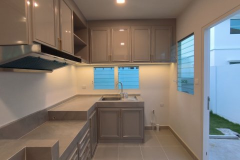 Maison à Bang Kaeo, Thaïlande 3 chambres № 140229 - photo 9