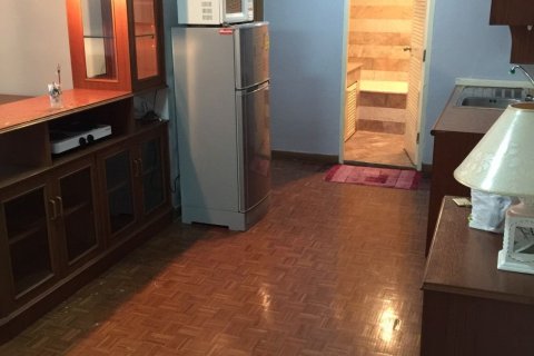 Studio dans le Condo à Watthana, Bangkok, Thaïlande  № 170875 - photo 4