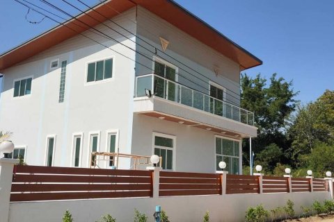 House in Lom Sak, Thailand 5 bedrooms № 148631 - photo 6