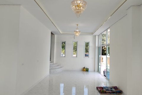 House in Lom Sak, Thailand 5 bedrooms № 148631 - photo 7