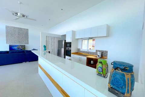 Villa in Ko Samui, Thailand 3 bedrooms № 180258 - photo 10