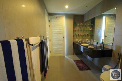 Condo in Ko Samui, Thailand, 1 bedroom № 180257 - photo 8