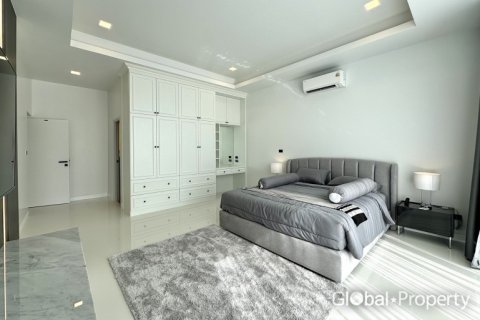 House in Pattaya, Thailand 3 bedrooms № 113575 - photo 15