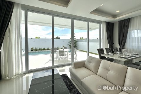 House in Pattaya, Thailand 3 bedrooms № 113575 - photo 7