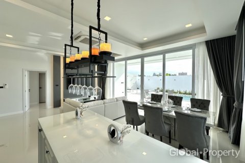 House in Pattaya, Thailand 3 bedrooms № 113575 - photo 11