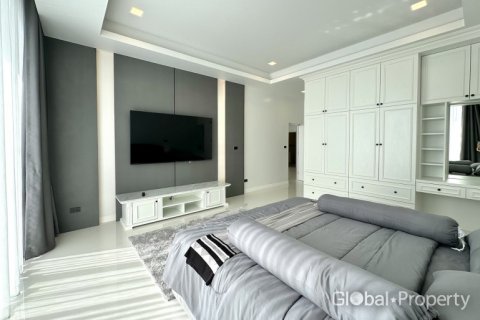 House in Pattaya, Thailand 3 bedrooms № 113575 - photo 16