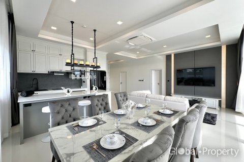 House in Pattaya, Thailand 3 bedrooms № 113575 - photo 10