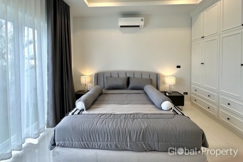 House in Pattaya, Thailand 3 bedrooms № 113575 - photo 24