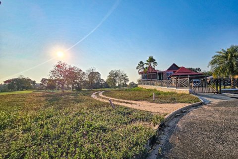 Land in Pattaya, Thailand 1600 sq.m. № 152860 - photo 8