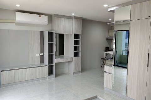 Студия в кондо в Клонг Тоэй, Бангкок, Таиланд № 163241 - фото 2