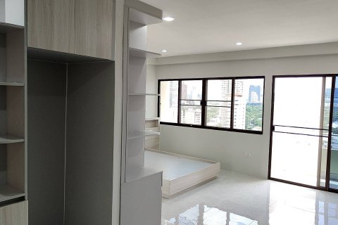 Студия в кондо в Клонг Тоэй, Бангкок, Таиланд № 163241 - фото 6