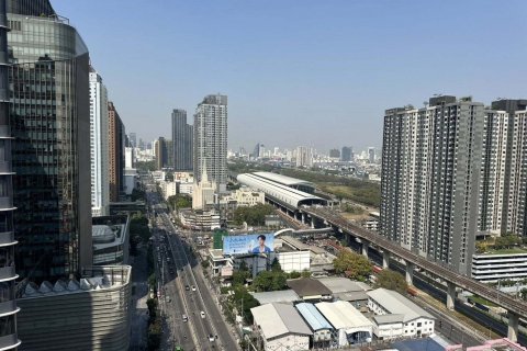 Кондоминиум с 2 спальнями в Хуай Кванге, Бангкок, Таиланд № 163243 - фото 7