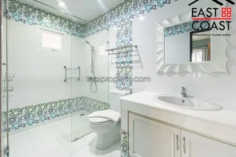 Casa de 4 dormitorios en Pattaya, Tailandia № 212746 - foto 18