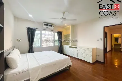 Casa de 4 dormitorios en Pattaya, Tailandia № 212746 - foto 14