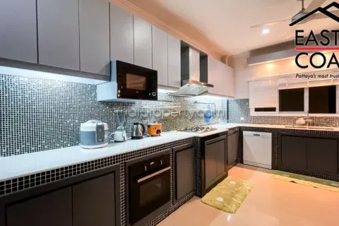 Casa de 4 dormitorios en Pattaya, Tailandia № 212746 - foto 19