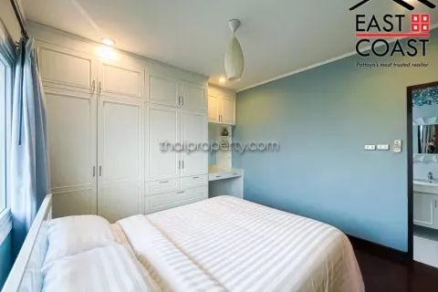 Casa de 4 dormitorios en Pattaya, Tailandia № 212746 - foto 17