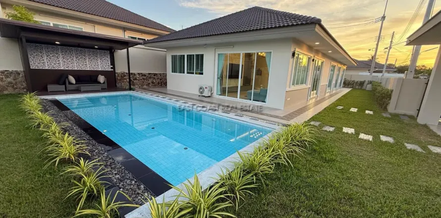 Casa de 3 dormitorios en Pattaya, Tailandia № 212750