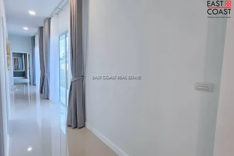 Casa de 3 dormitorios en Pattaya, Tailandia № 212750 - foto 14