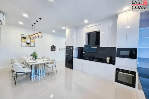 Casa de 3 dormitorios en Pattaya, Tailandia № 212750 - foto 16