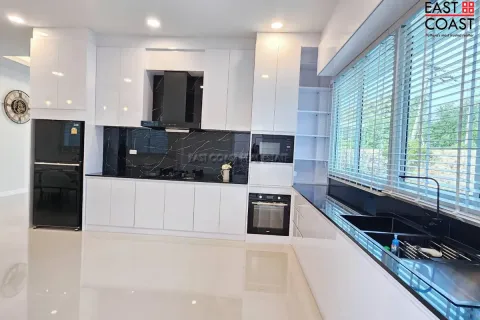 Casa de 3 dormitorios en Pattaya, Tailandia № 212750 - foto 8