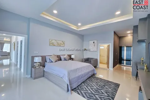 Casa de 3 dormitorios en Pattaya, Tailandia № 212750 - foto 5