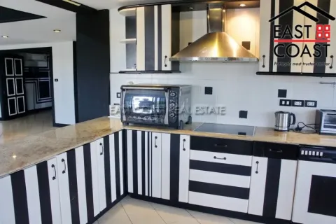 Condominio de 2 dormitorios en Pattaya, Tailandia № 212745 - foto 8