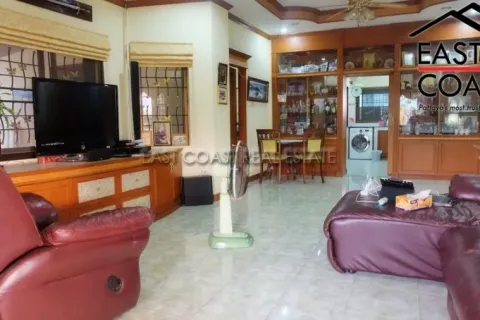 Casa de 3 dormitorios en Pattaya, Tailandia № 212751 - foto 5