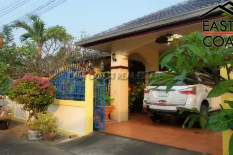 Casa de 3 dormitorios en Pattaya, Tailandia № 212751 - foto 2