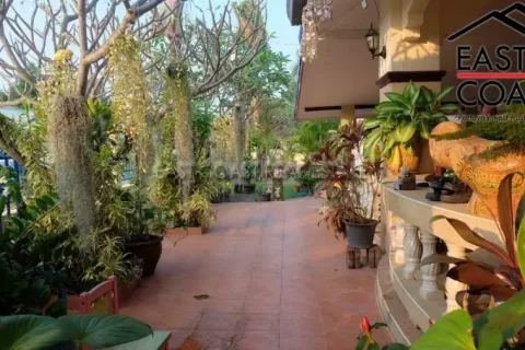Casa de 3 dormitorios en Pattaya, Tailandia № 212751 - foto 4