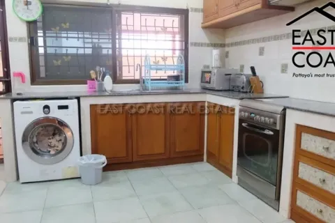 Casa de 3 dormitorios en Pattaya, Tailandia № 212751 - foto 18