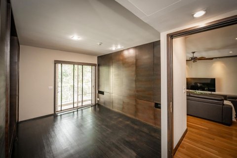 Condo in Khlong Toei, Bangkok, Thailand, 2 bedrooms  № 161354 - photo 16